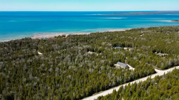 Northern Bruce Peninsula, ON N0H 1W0,114 Pike ST