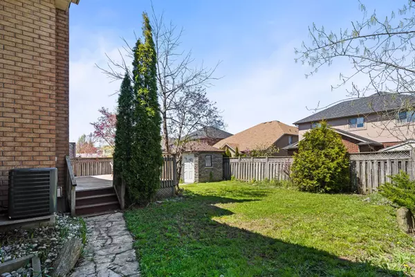 Hamilton, ON L8J 3X5,44 Davis CRES