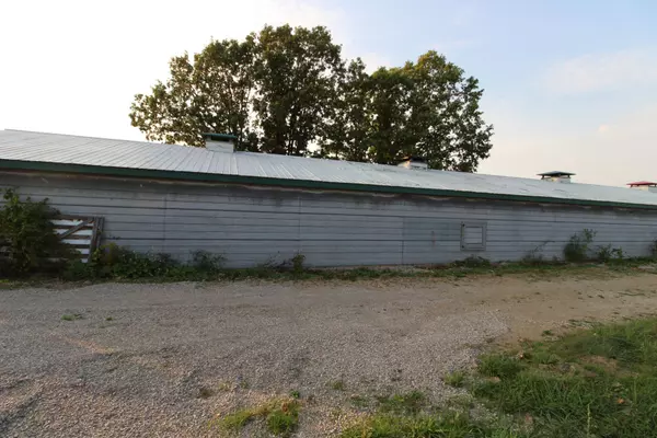 London, ON N0M 1P0,10748 McEwen DR #...Barn