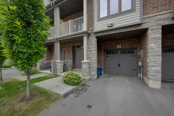 Hamilton, ON L8B 1W5,3 Ridgeside LN