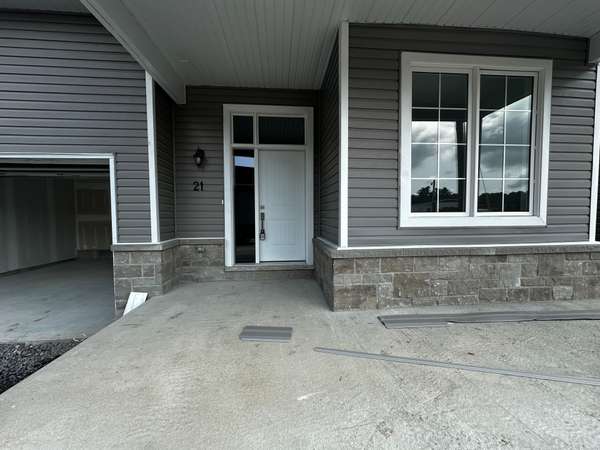 Bracebridge, ON P1L 0N5,21 Turnberry CT