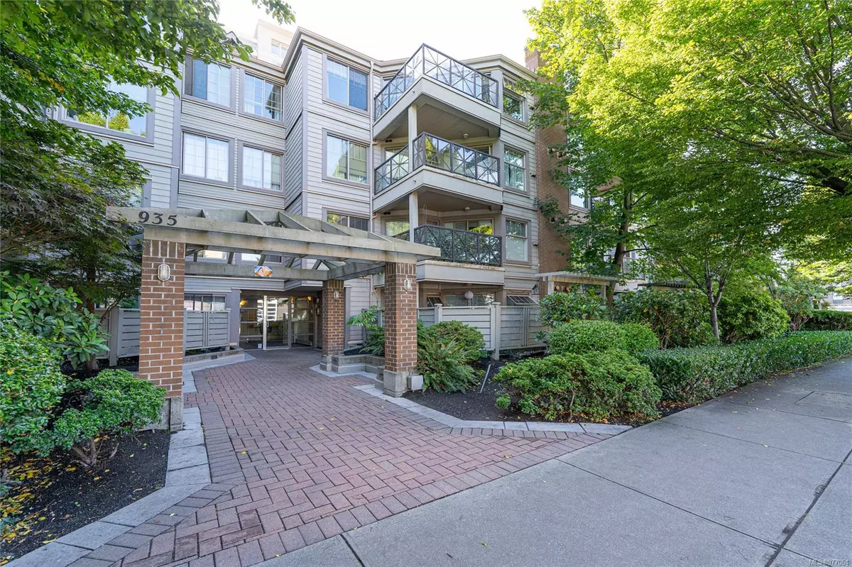 Victoria, BC V8V 3N5,935 Johnson St #404