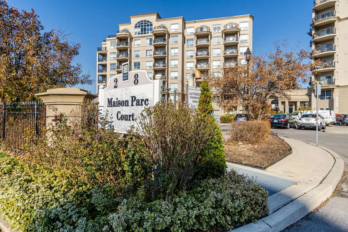 Vaughan, ON L4J 9K5,8 Maison Parc CT #204