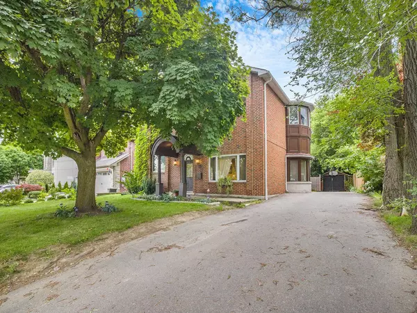 81 Brucewood CRES,  Toronto C04,  ON M6A 2G9