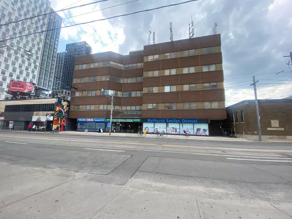 Toronto C02, ON M5R 3M8,800 Bathurst ST #101