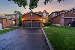 33 Prince DR, Bradford West Gwillimbury, ON L3Z 3B7