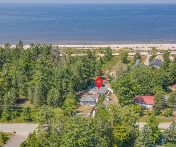 Wasaga Beach, ON L9Z 2M2,54 Homewood AVE