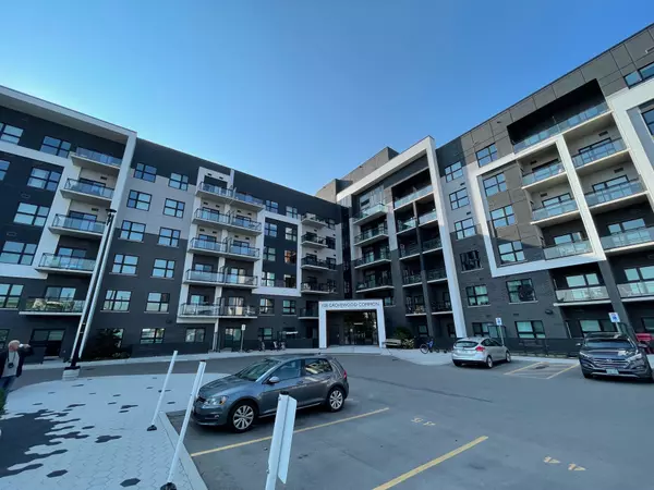 128 Grovewood Common N/A #329, Oakville, ON L6H 0X3