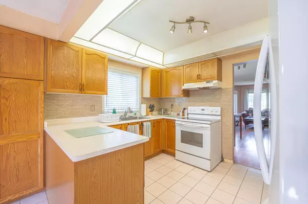 Kawartha Lakes, ON K9V 6B1,7 Cedar CT