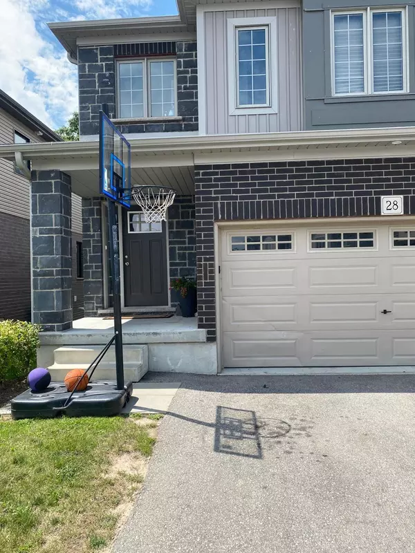 Cambridge, ON N1S 0B6,135 Hardcastle DR #28