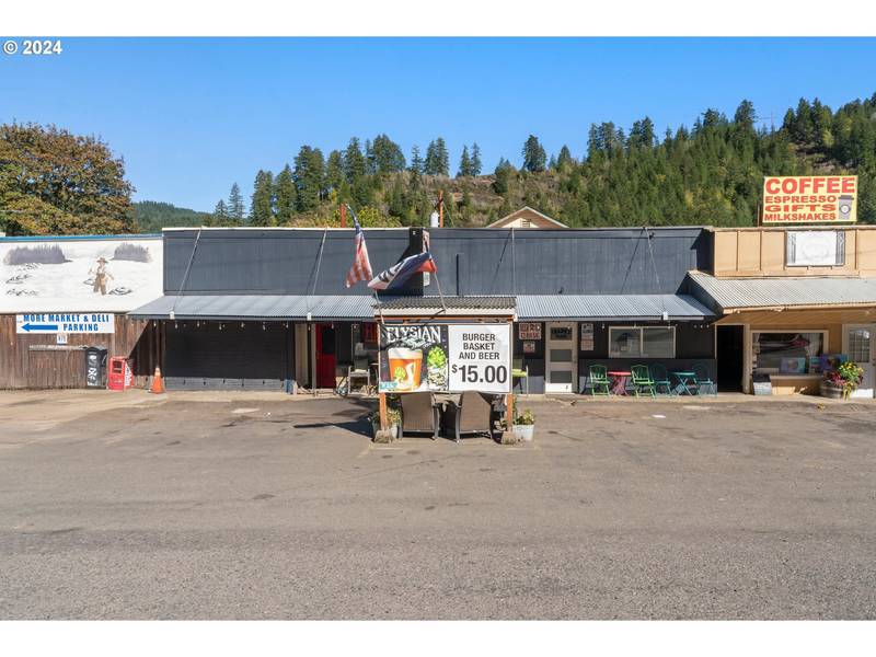 10786 HIGHWAY 126, Mapleton, OR 97453