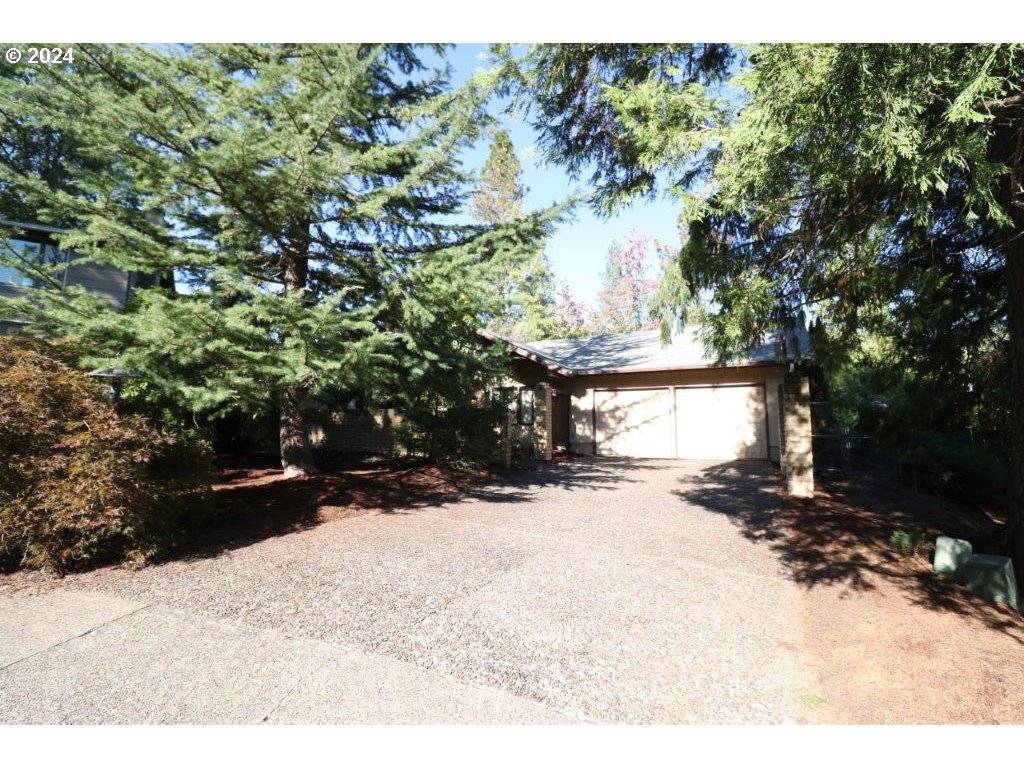 65 BRAE BURN DR, Eugene, OR 97405