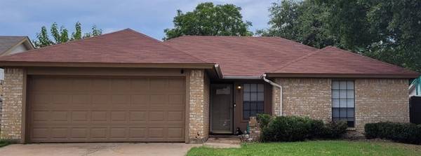 10032 Lone Eagle Drive, Fort Worth, TX 76108