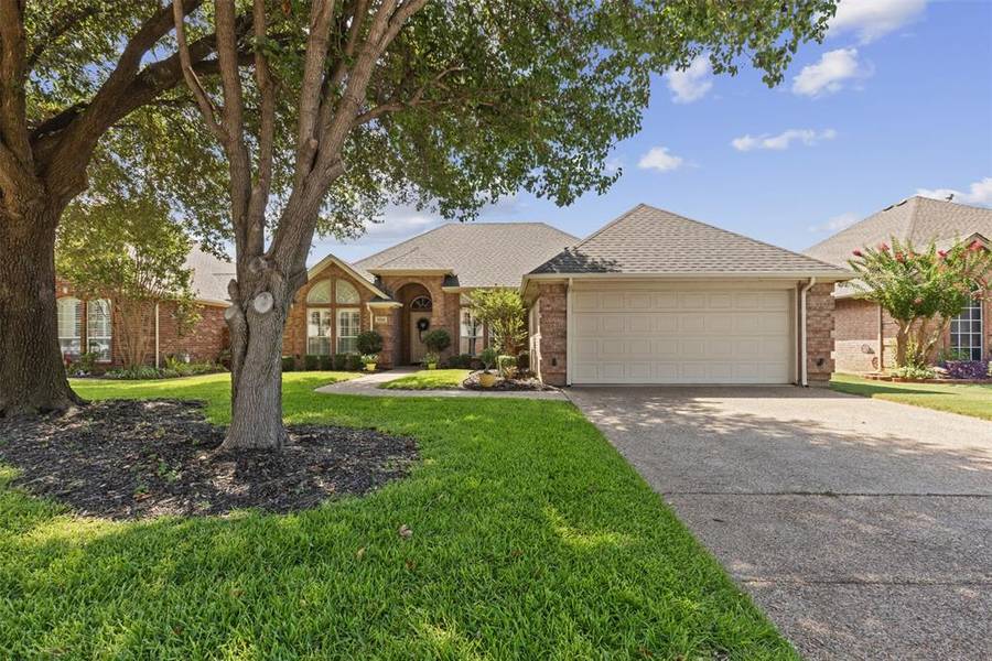 5022 Southpoint Drive, Arlington, TX 76017