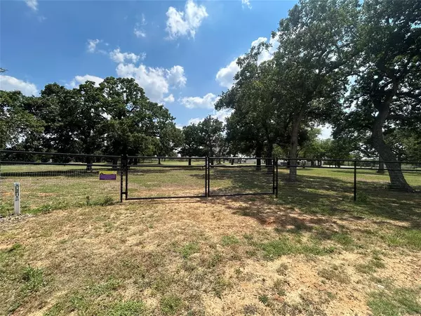 205 Quiet Cove Court,  Argyle,  TX 76226