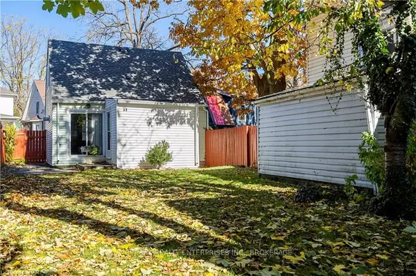 Niagara Falls, ON L2E 1B7,4676 MCDOUGALL CRES