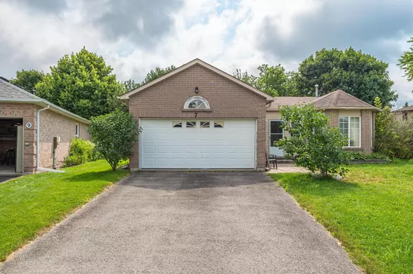 7 Cedar CT, Kawartha Lakes, ON K9V 6B1