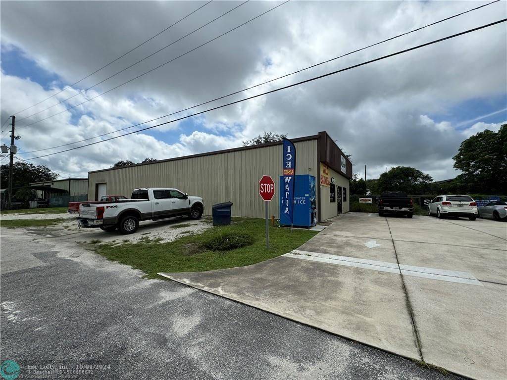 Sebring, FL 33870,4601 Southside Blvd