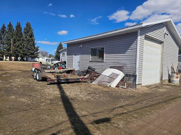 Eckville, AB T0M 0X0,5019 52 AVE