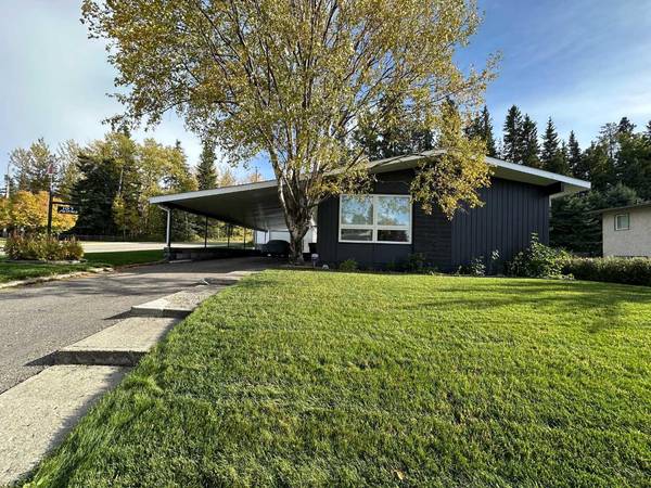 107 Mistaya RD, Hinton, AB T7V 1G3