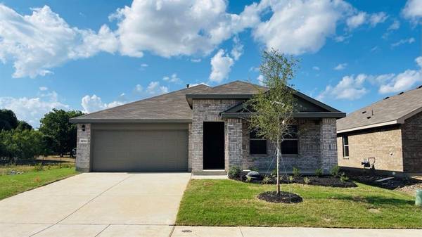 4244 AZAM CREEK Lane, Fort Worth, TX 76036