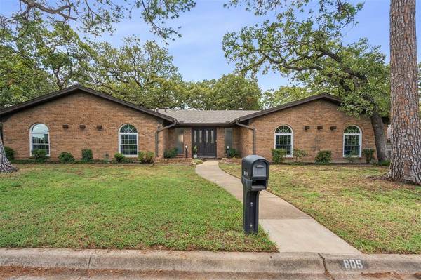 805 Mountain Terrace, Hurst, TX 76053