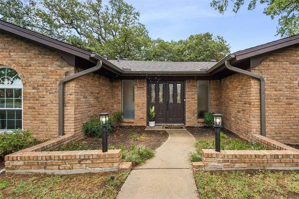 Hurst, TX 76053,805 Mountain Terrace