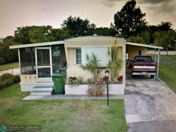 720 NW 217th Ter, Pembroke Pines, FL 33029