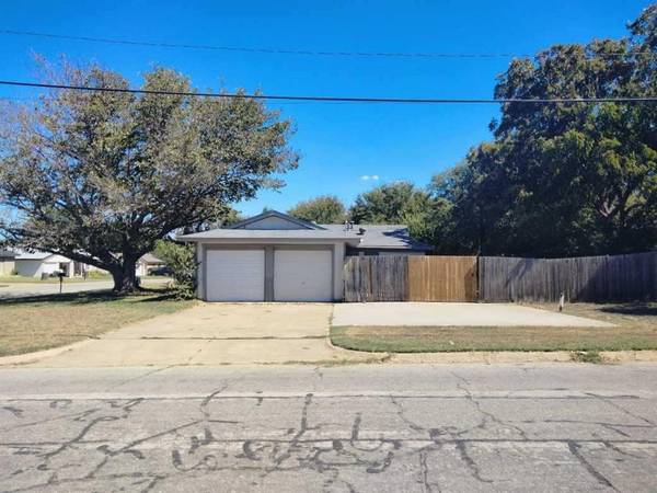 Hurst, TX 76053,673 W Cedar Street