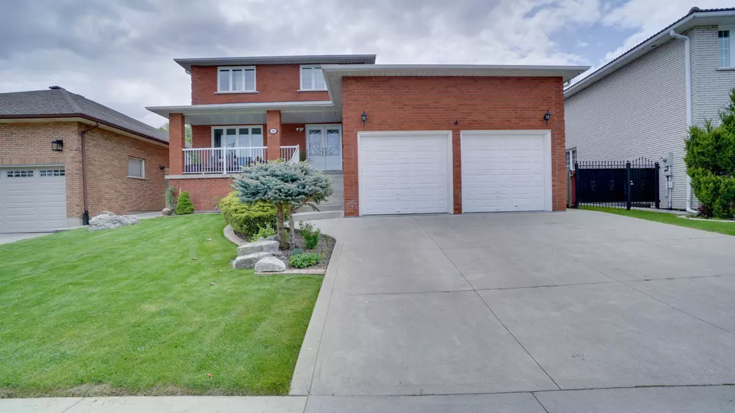 66 Glen Cannon DR, Hamilton, ON L8G 4E1