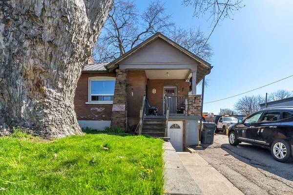 5(1&3) Elward BLVD, Toronto E06, ON M1L 3L1