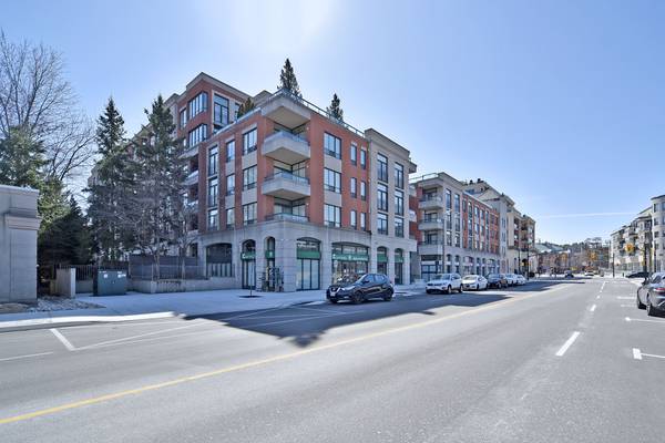 53 Woodbridge AVE #219, Vaughan, ON L4L 9K9