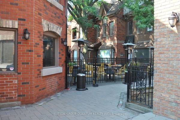 Oakville, ON L6J 1P2,323 Church ST #20