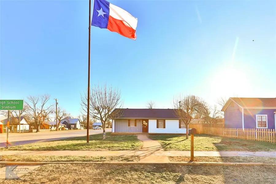 341 Callowhill Street, Baird, TX 79504