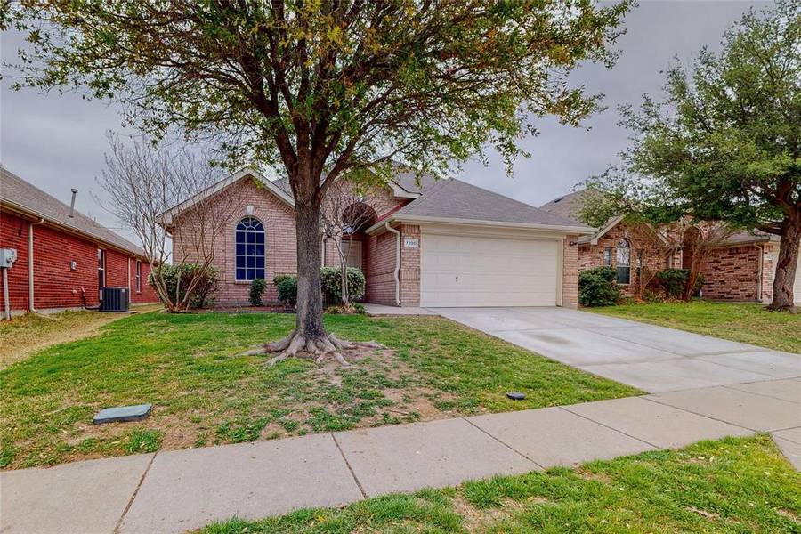 7200 Welshman Drive, Fort Worth, TX 76137