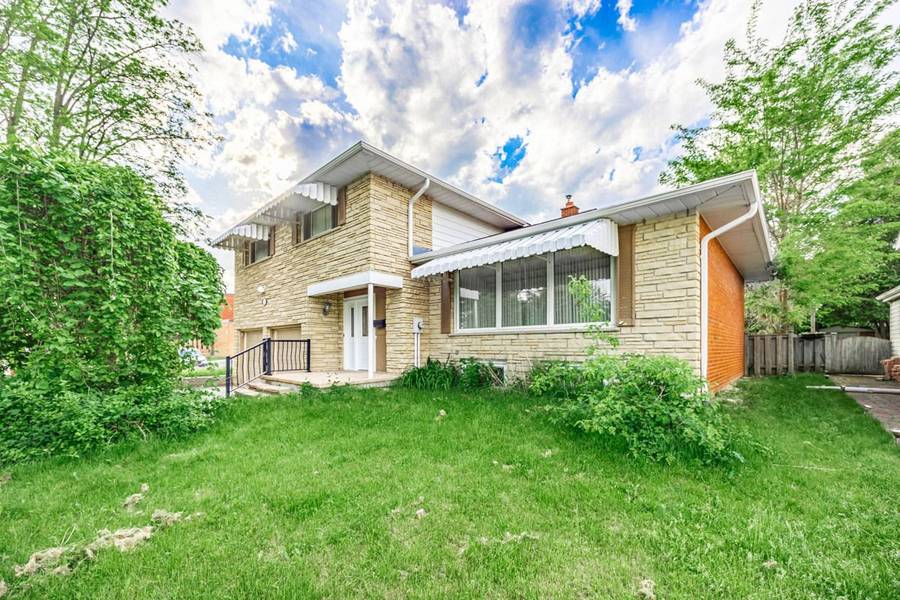 344 Rossland RD E, Oshawa, ON L1G 2X1