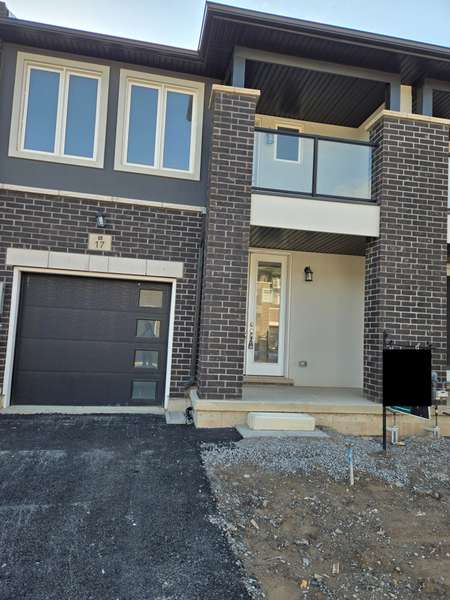 17 Renfrew TRL, Welland, ON L3C 0K2