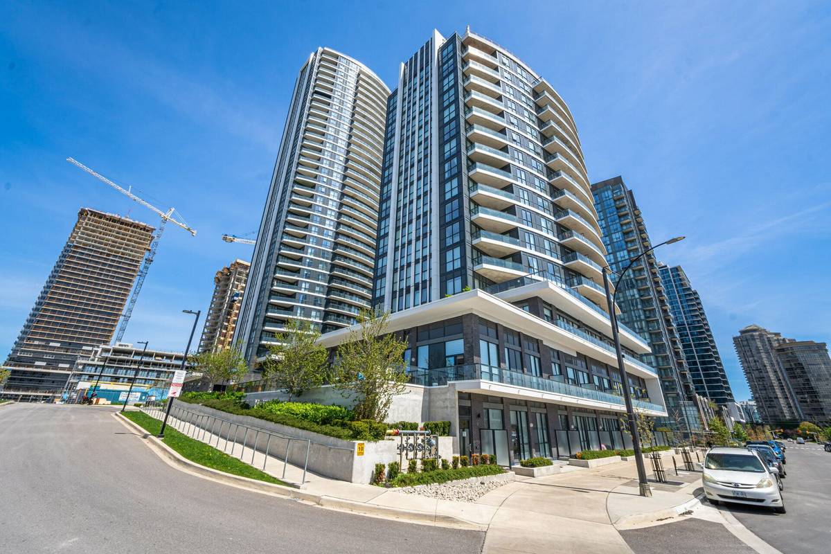 Mississauga, ON L5R 0G9,65 Watergarden DR #709