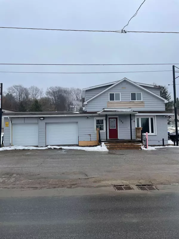 106 Robert ST W, Penetanguishene, ON L9M 1P1