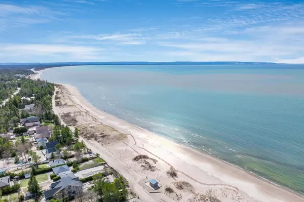 Wasaga Beach, ON L9Z 2R5,805 Eastdale DR