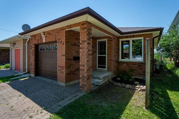 123 Benson DR ##1 & #2, Barrie, ON L4N 7Y4