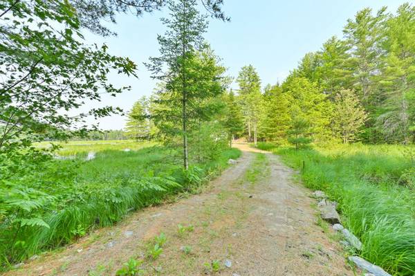 North Frontenac, ON K0H 1B0,1971 Gull Lake Estates LN