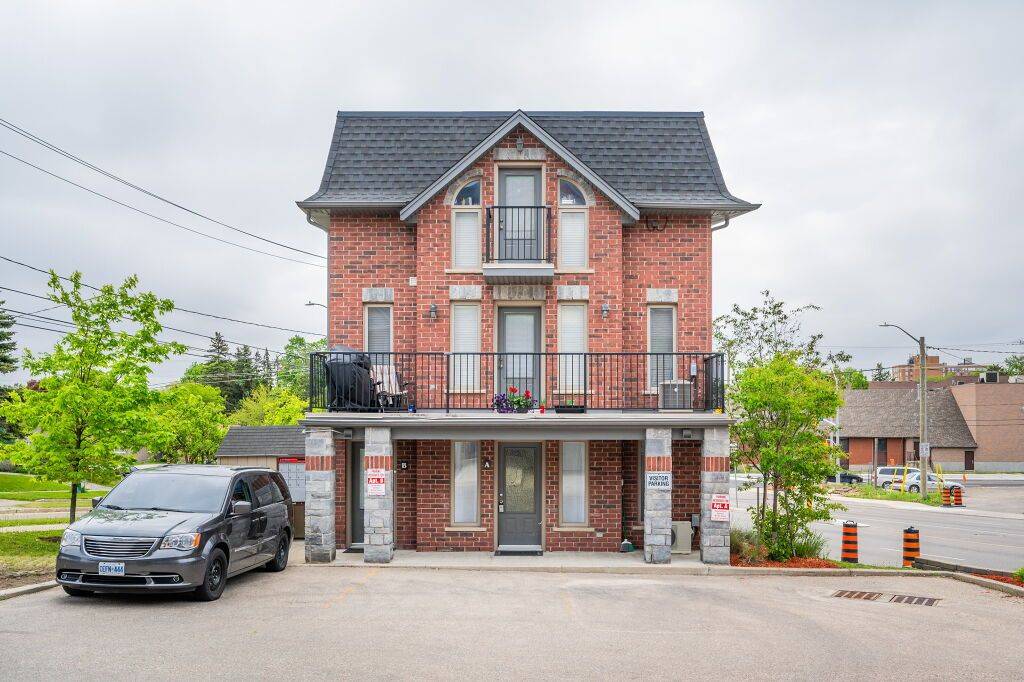 Kitchener, ON N2H 1Z7,489 EAST AVE #A