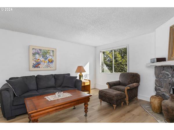 Lake Oswego, OR 97035,44 EAGLE CREST DR #19