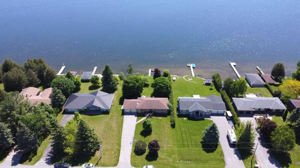 Kawartha Lakes, ON K0M 2T0,84 Pinewood BLVD