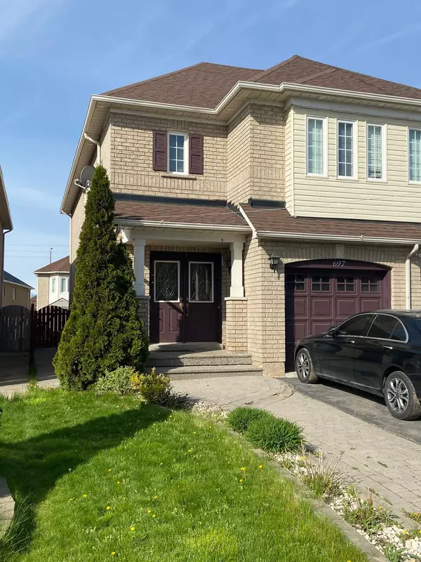 697 Dolly Bird LN, Mississauga, ON L5W 1H1