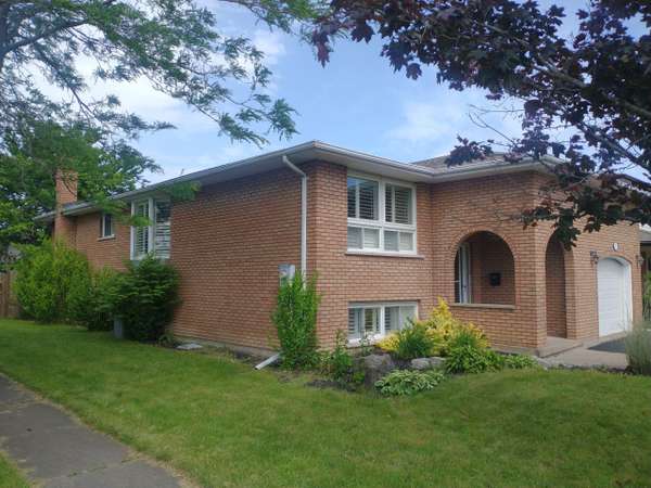 Welland, ON L3C 6H7,7 Canora CT