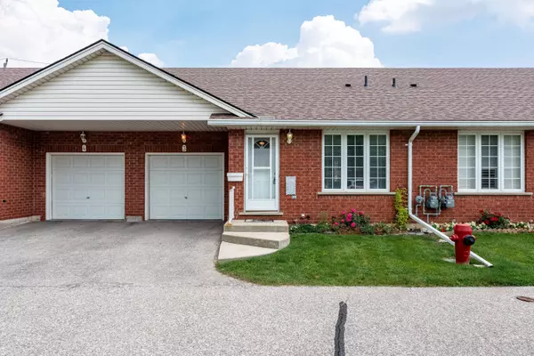 Brantford, ON N3R 8B3,45 Applewood DR #3