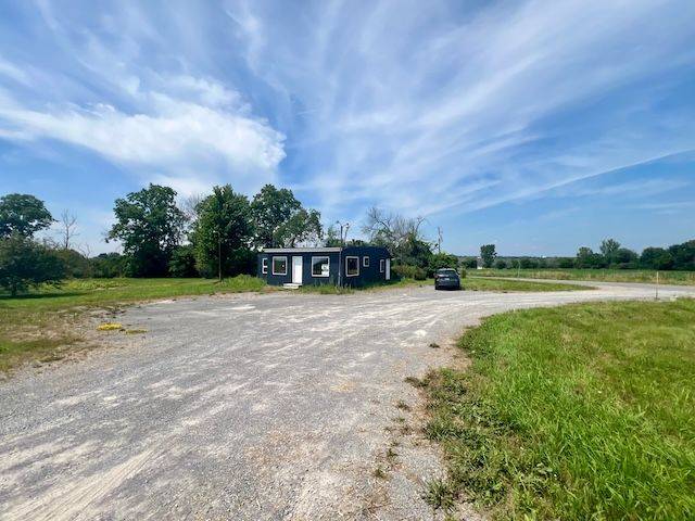 11 Melville RD, Prince Edward County, ON K0K 1T0