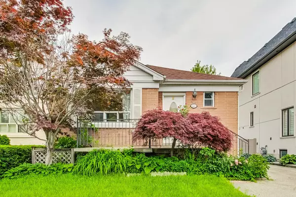 60 Newton DR, Toronto C14, ON M2M 2M9